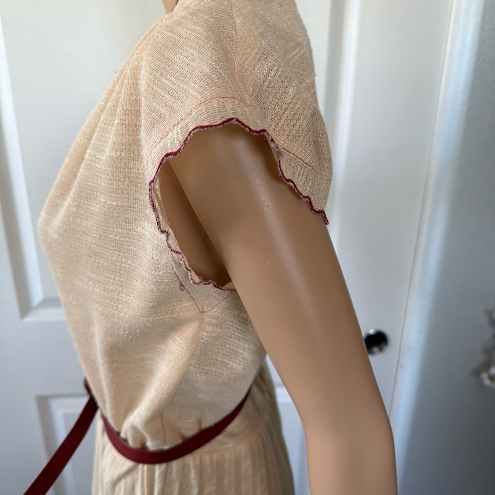 VINTAGE adorable cream midi dress with red piping and belt S M pleated V neck - Picture 7 of 14